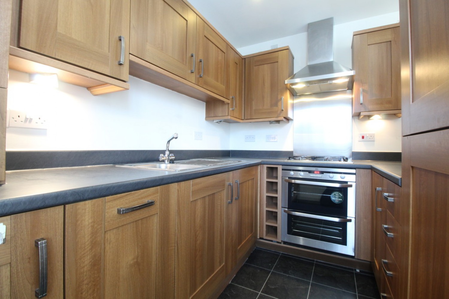 2 bedroom Flat for Letting Abbeyfields, Circualr Road South