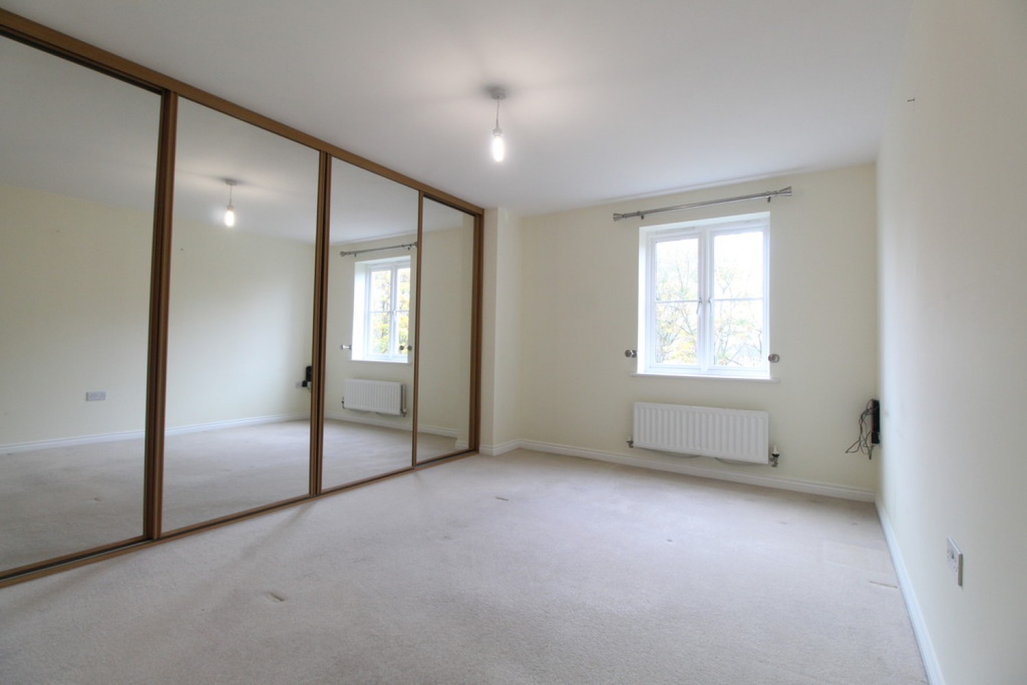 2 bedroom Flat for Letting Abbeyfields, Circualr Road South