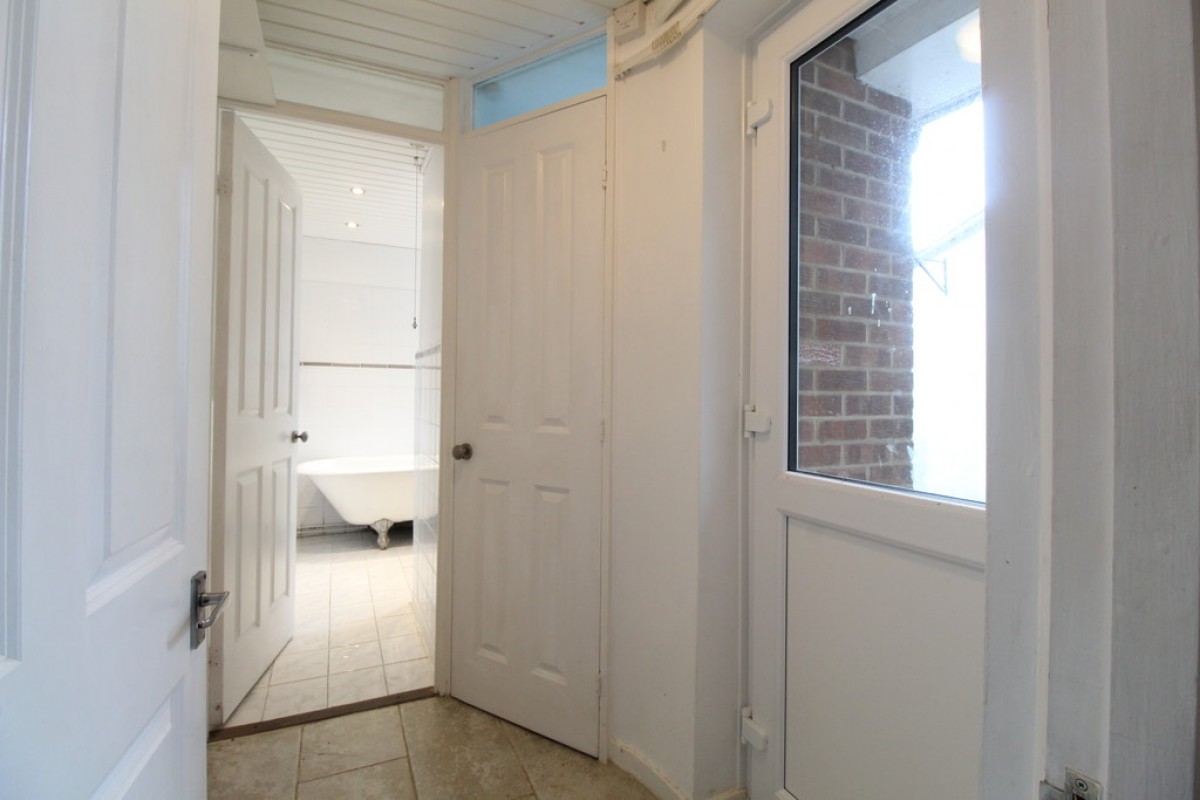 Lucas Road, Town Centre