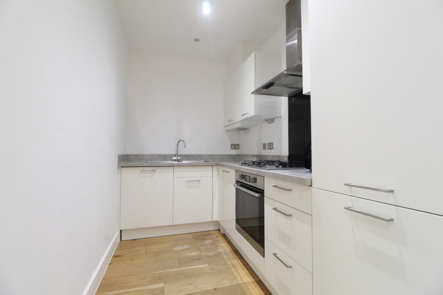 1 bedroom Flat for Letting St Peters Street, Dutch Quarter