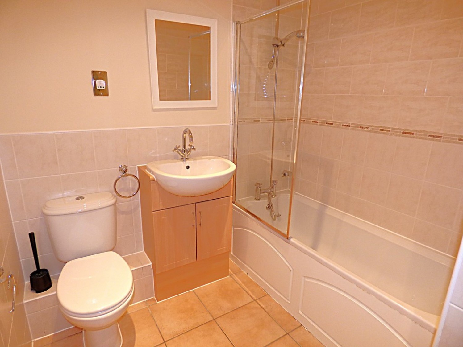 3 bedroom Flat for Sale Henry Laver Court, Balkerne Heights