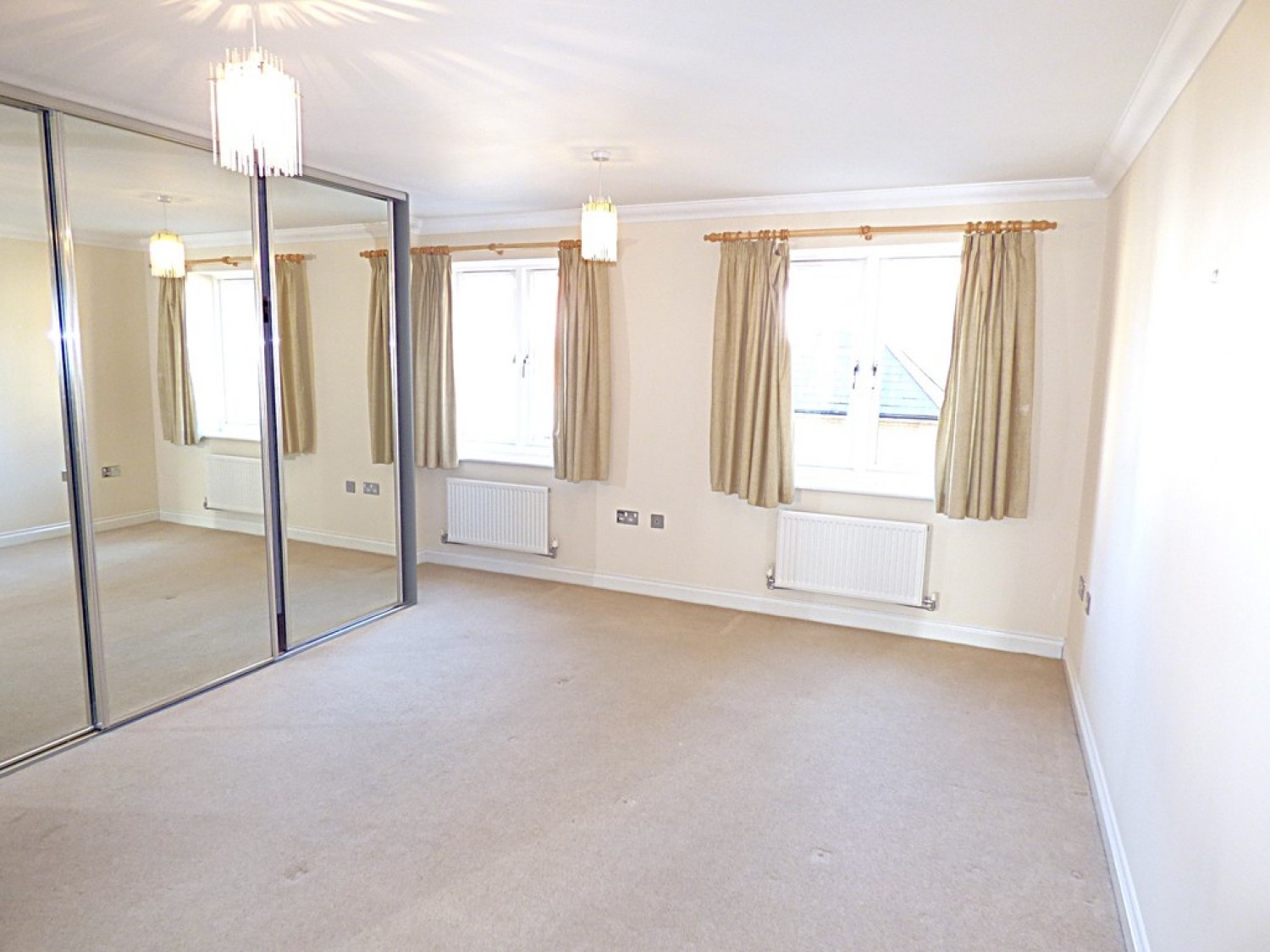 3 bedroom Flat for Sale Henry Laver Court, Balkerne Heights