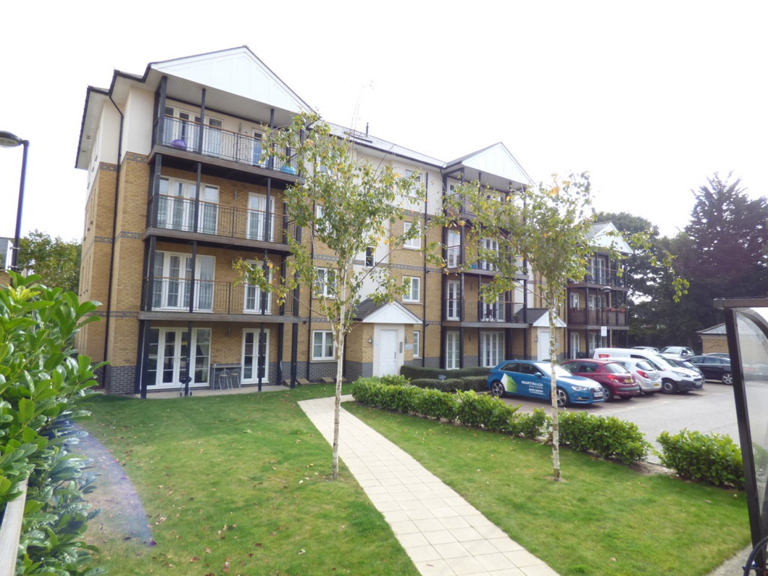 2 bedroom Flat for Sale Leonard Place, Clarendon Way