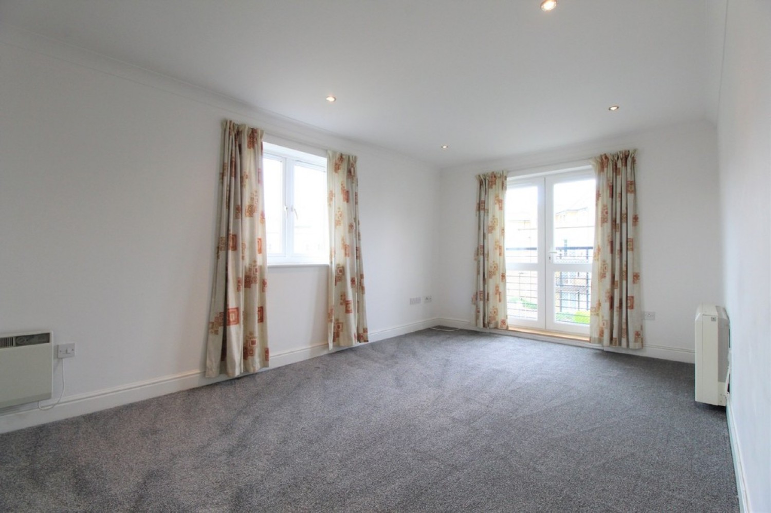 2 bedroom Flat for Sale Bloyes Mews, North Station