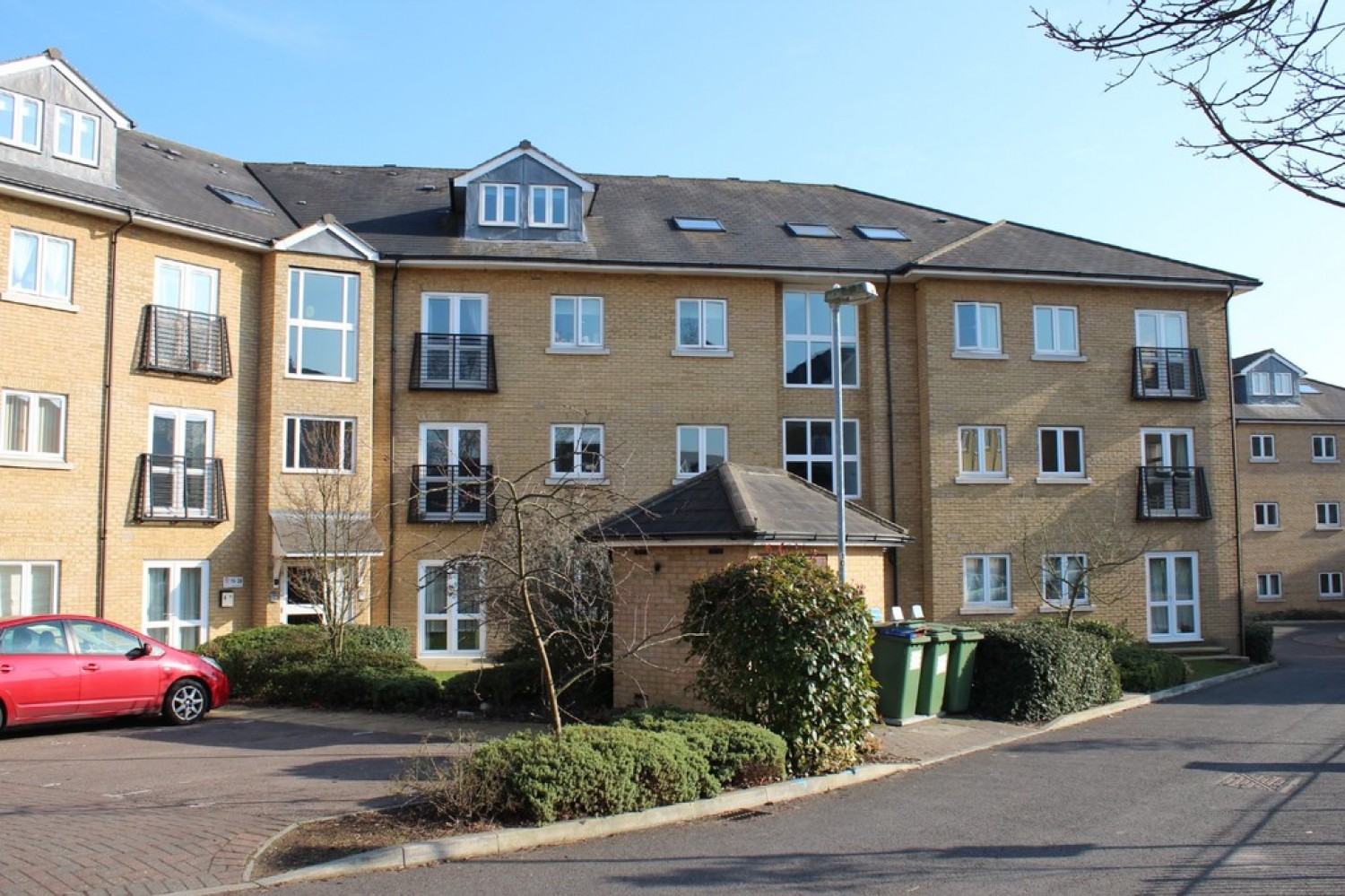 2 bedroom Flat for Sale Bloyes Mews, North Station