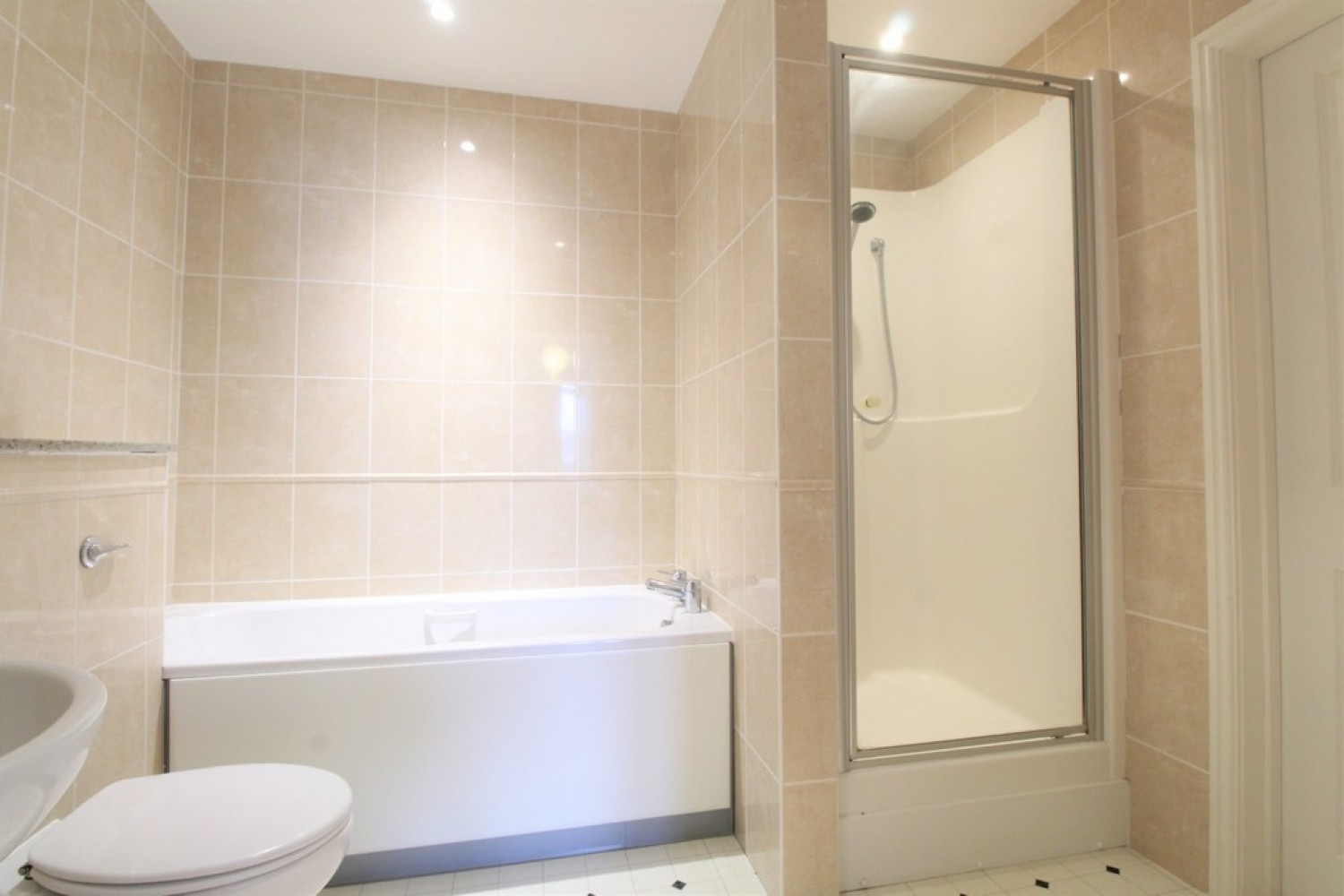 2 bedroom Flat for Sale Bloyes Mews, North Station