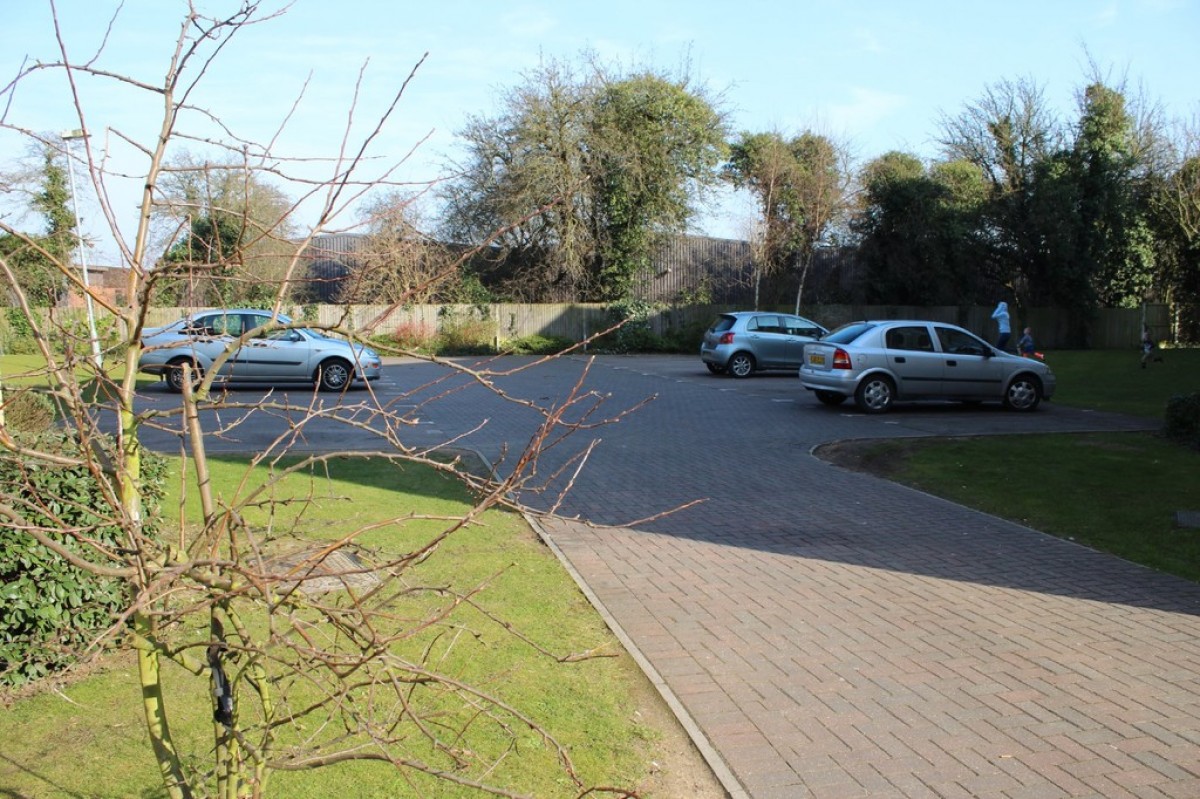 Bloyes Mews, North Station