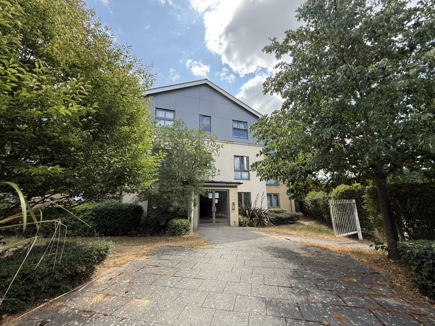 2 bedroom Flat for Letting Bradman Court, Circular Road East