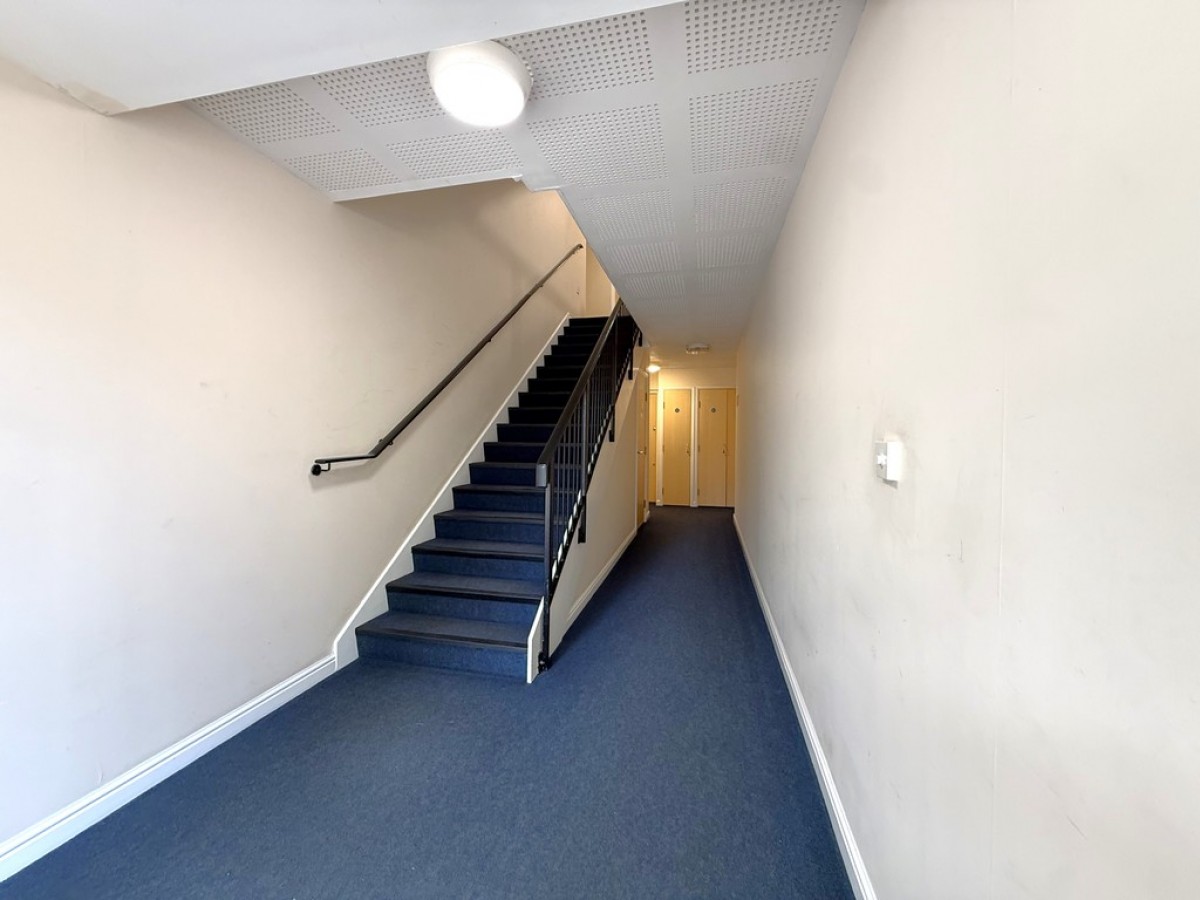 Bradman Court, Circular Road East