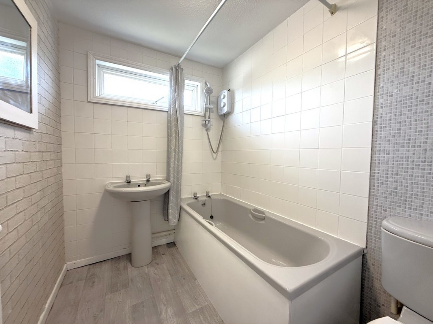 2 bedroom House for Letting Durham Square, Town Centre