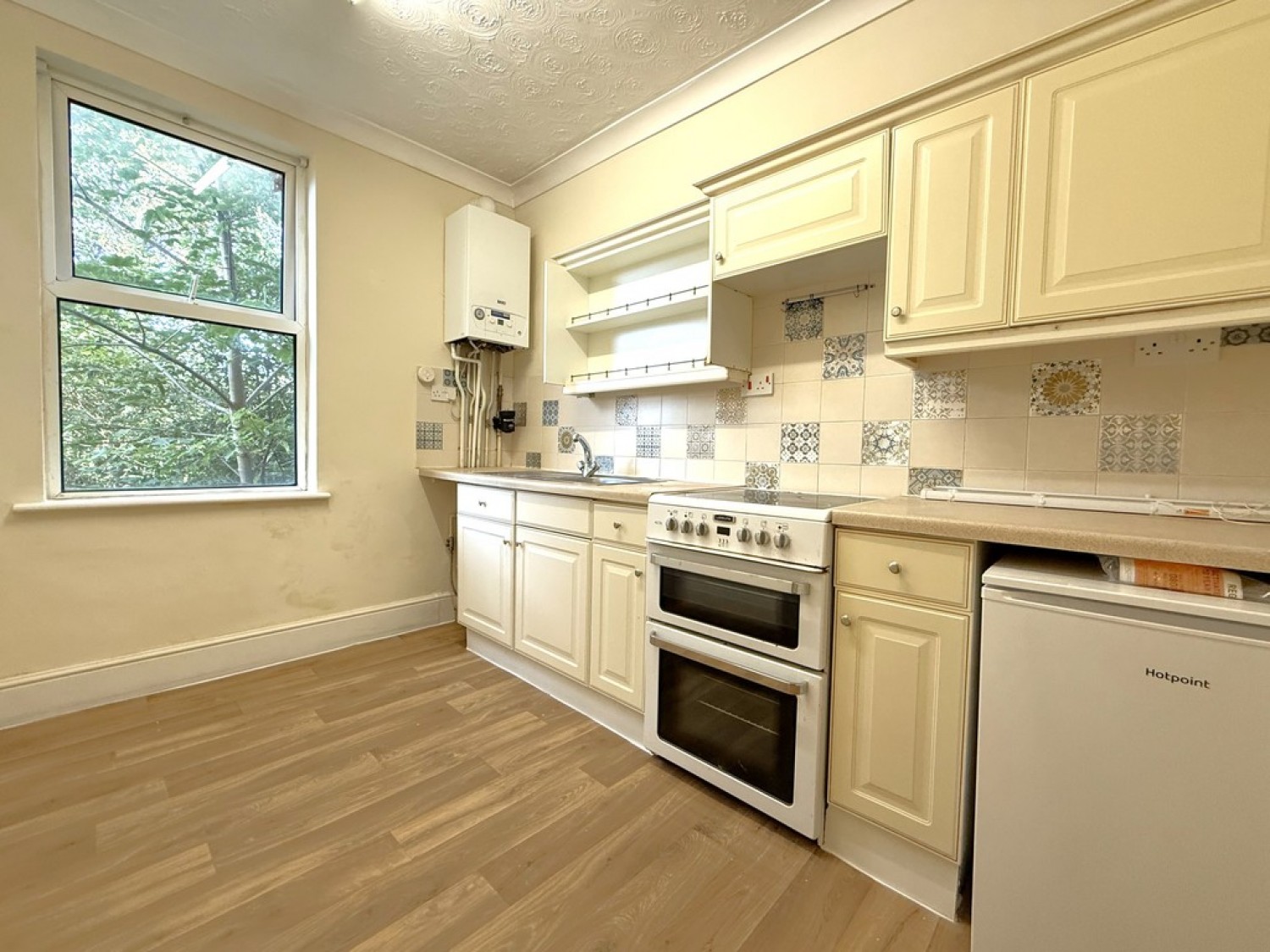 Alexandra Road, Town Centre