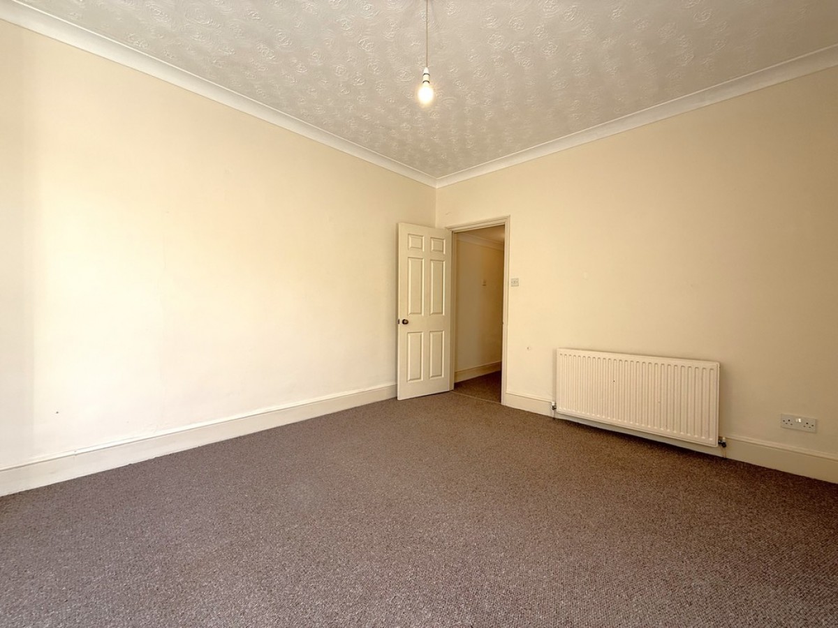 Alexandra Road, Town Centre