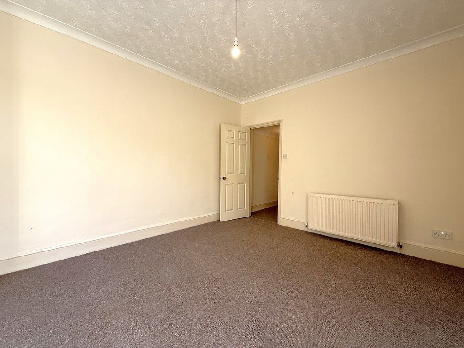 Alexandra Road, Town Centre