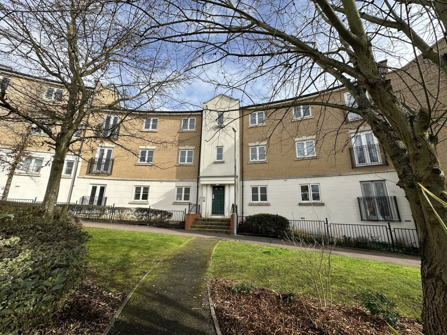2 bedroom Flat for Letting Aerofoil Grove, North Station