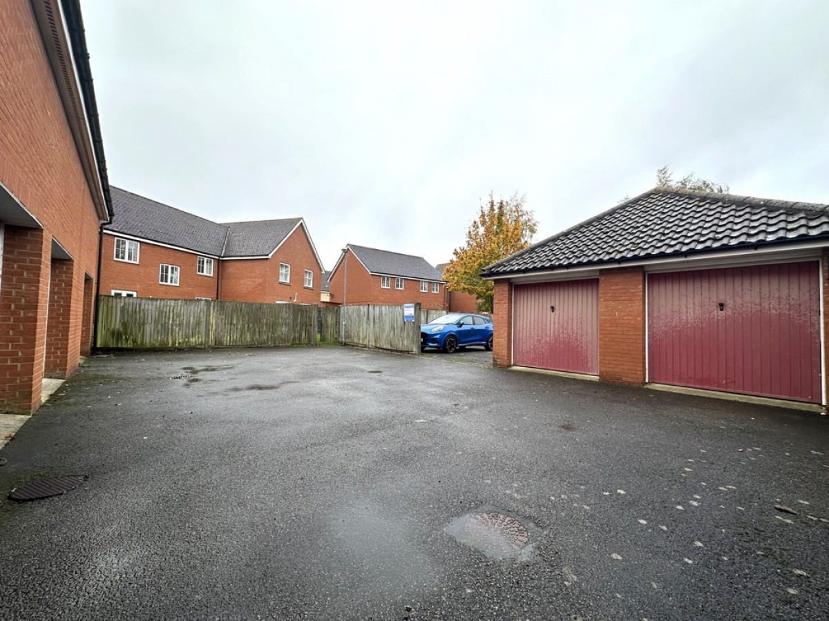 Gavin Way, Highwoods