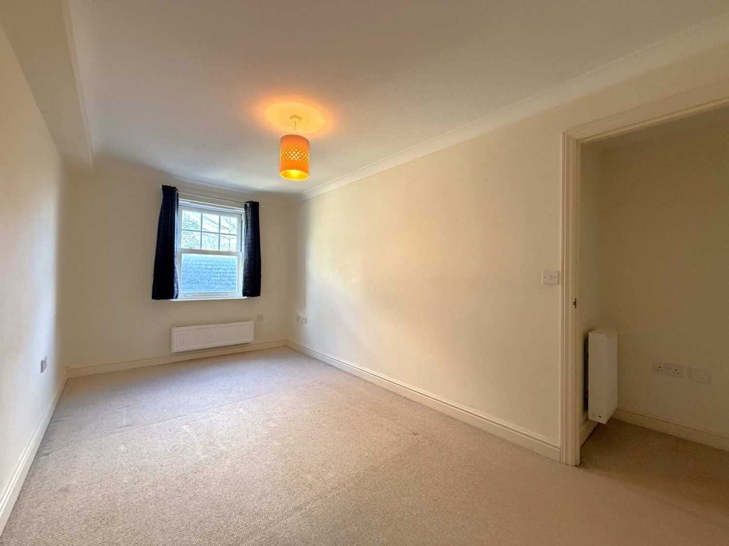 2 bedroom Flat for Letting Salisbury Avenue, Town Centre