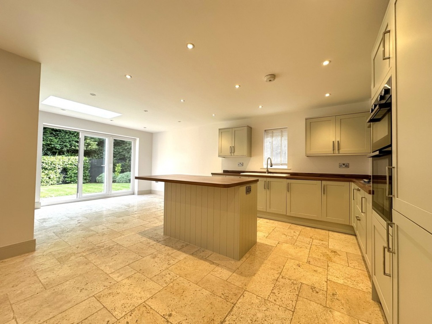 Warren Lane, Stanway