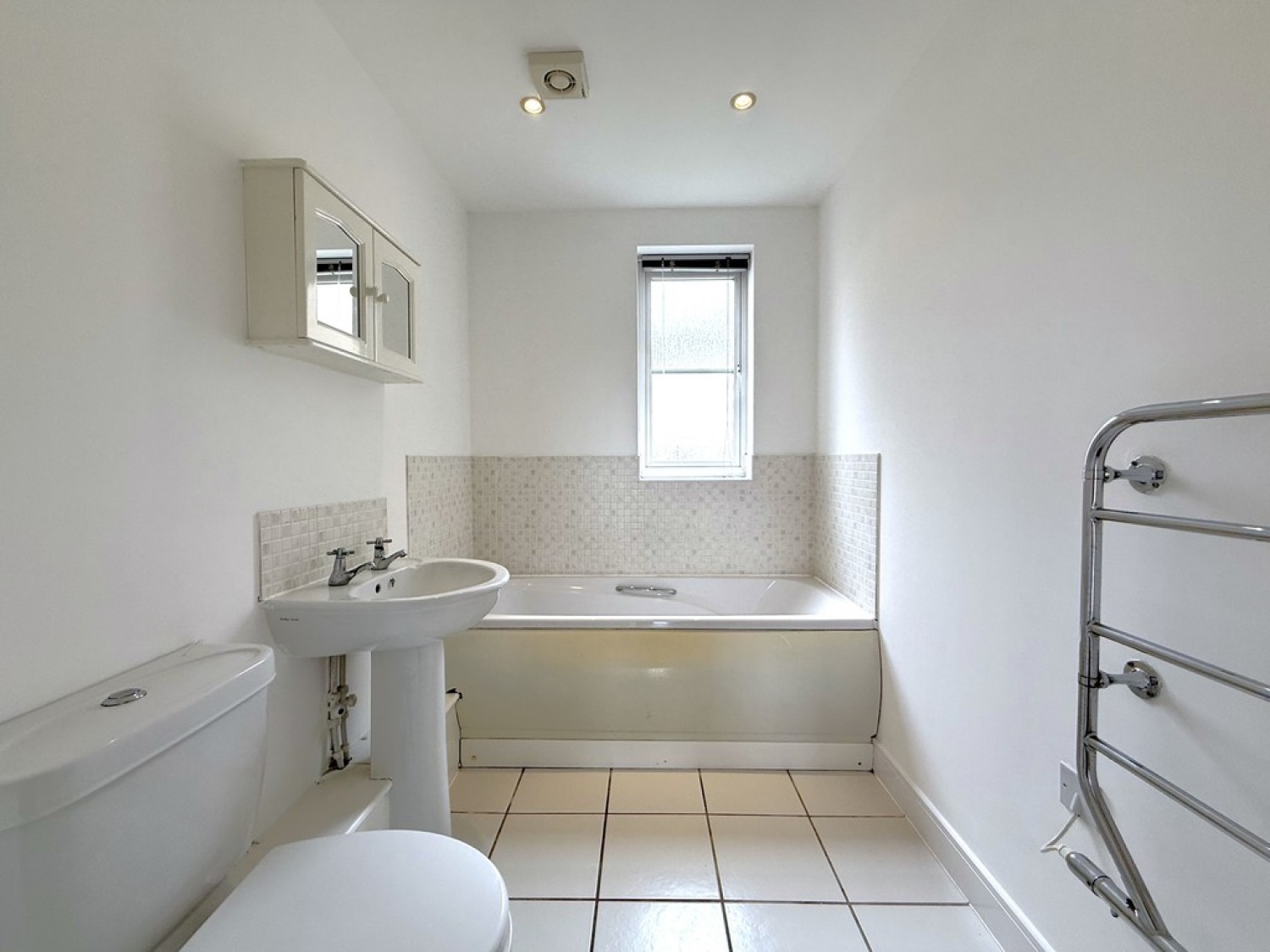 2 bedroom Flat in Woods Court, North Station