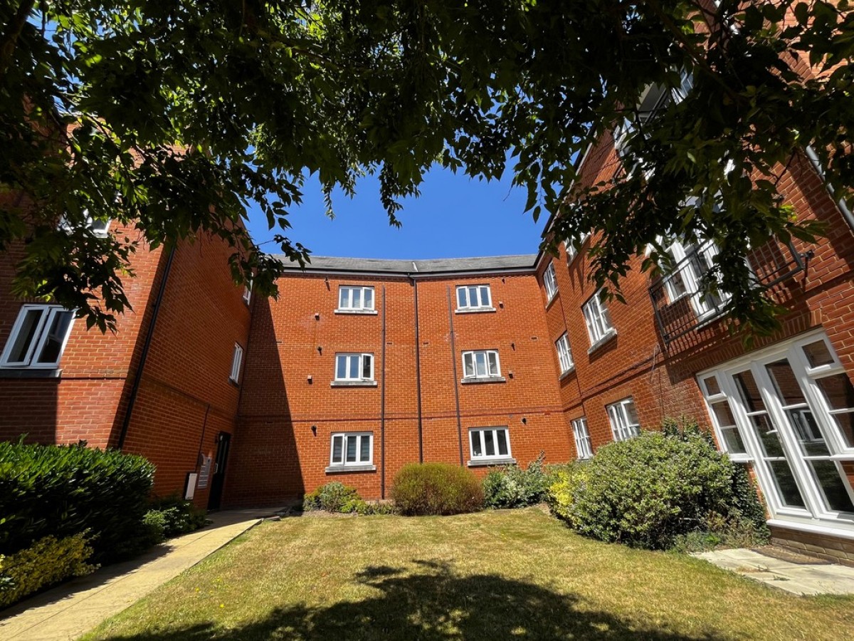 Springham Drive, Highwoods