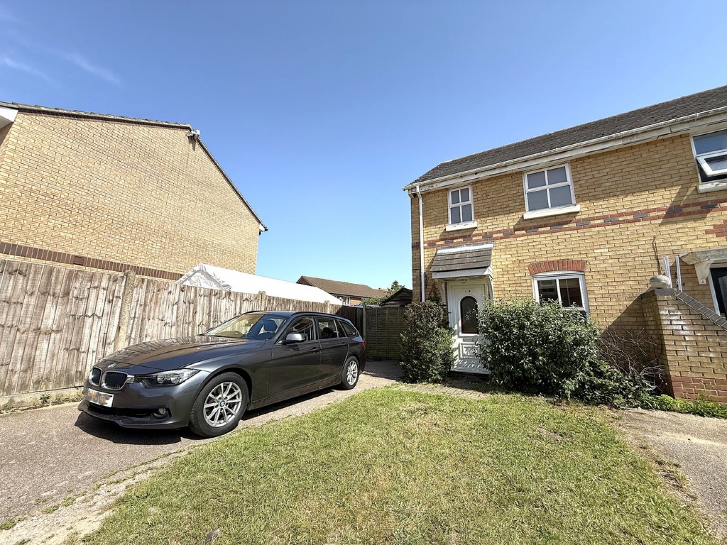 2 bedroom House for Sale Regents Close, Highwoods
