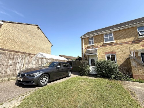 Regents Close, Highwoods