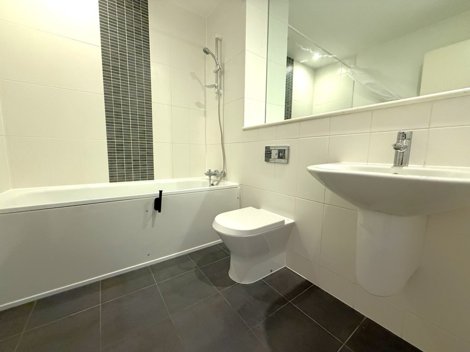 3 bedroom House for Letting Cowper Crescent, Mile End