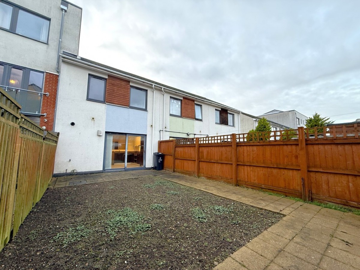 Cowper Crescent, Mile End