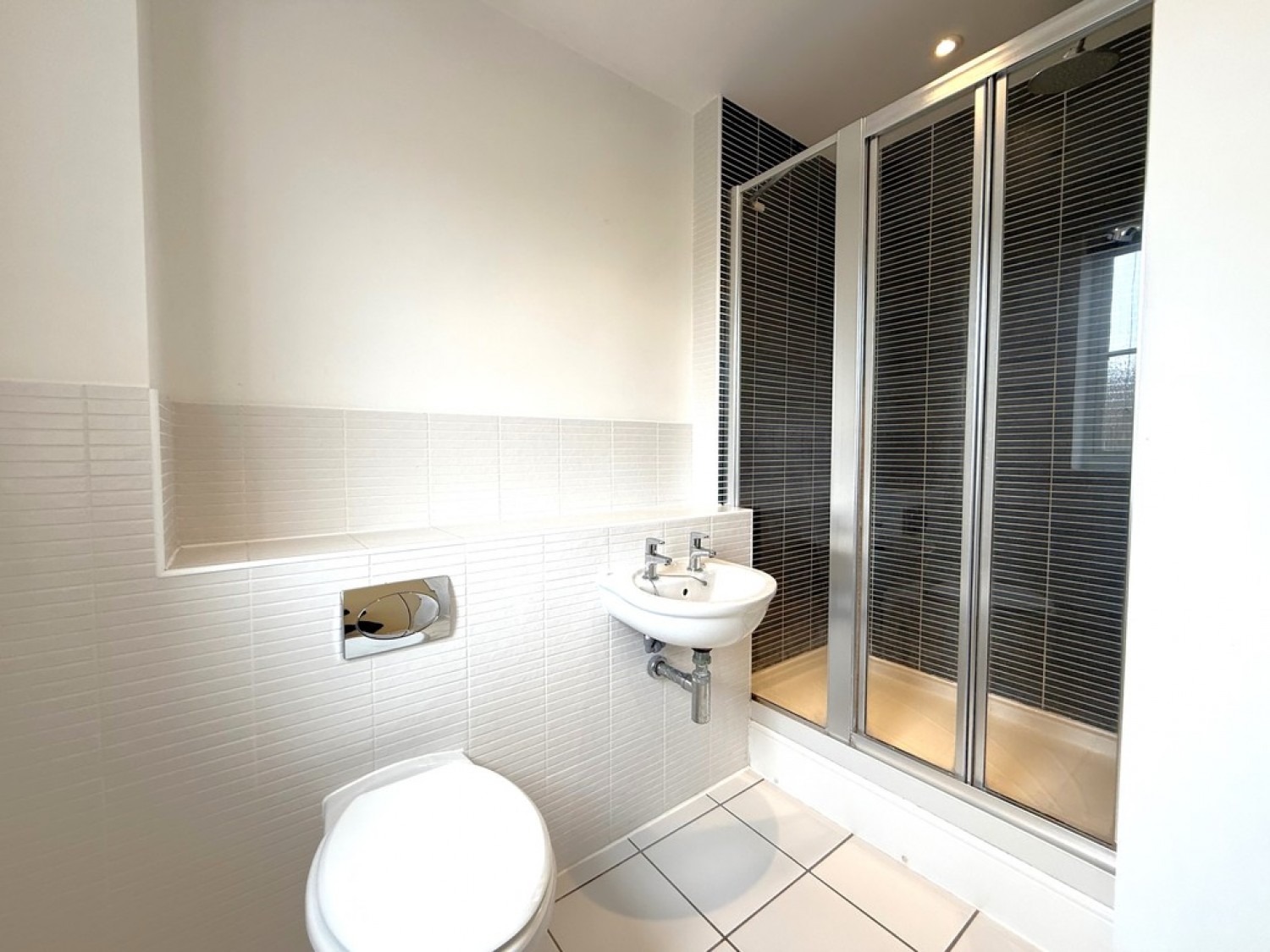 2 bedroom Flat for Sale Propelair Way, North Station