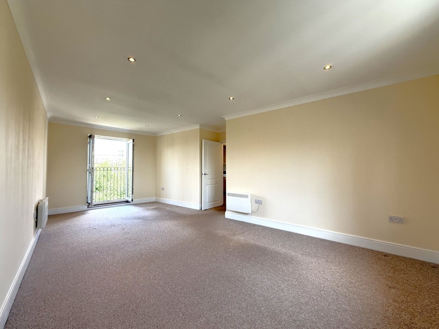 2 bedroom Flat for Sale Aerofoil Grove, North Station