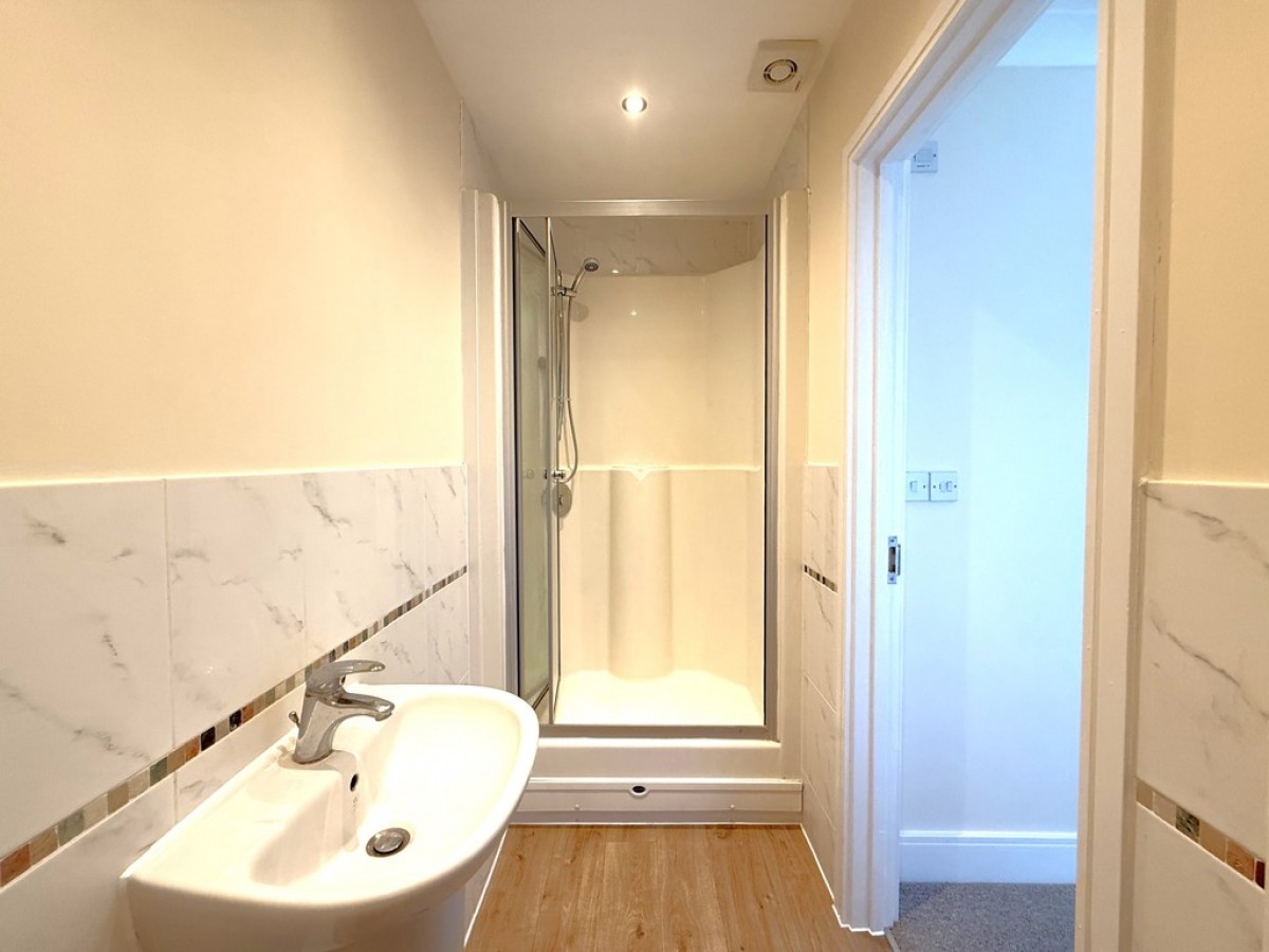 Aerofoil Grove, North Station