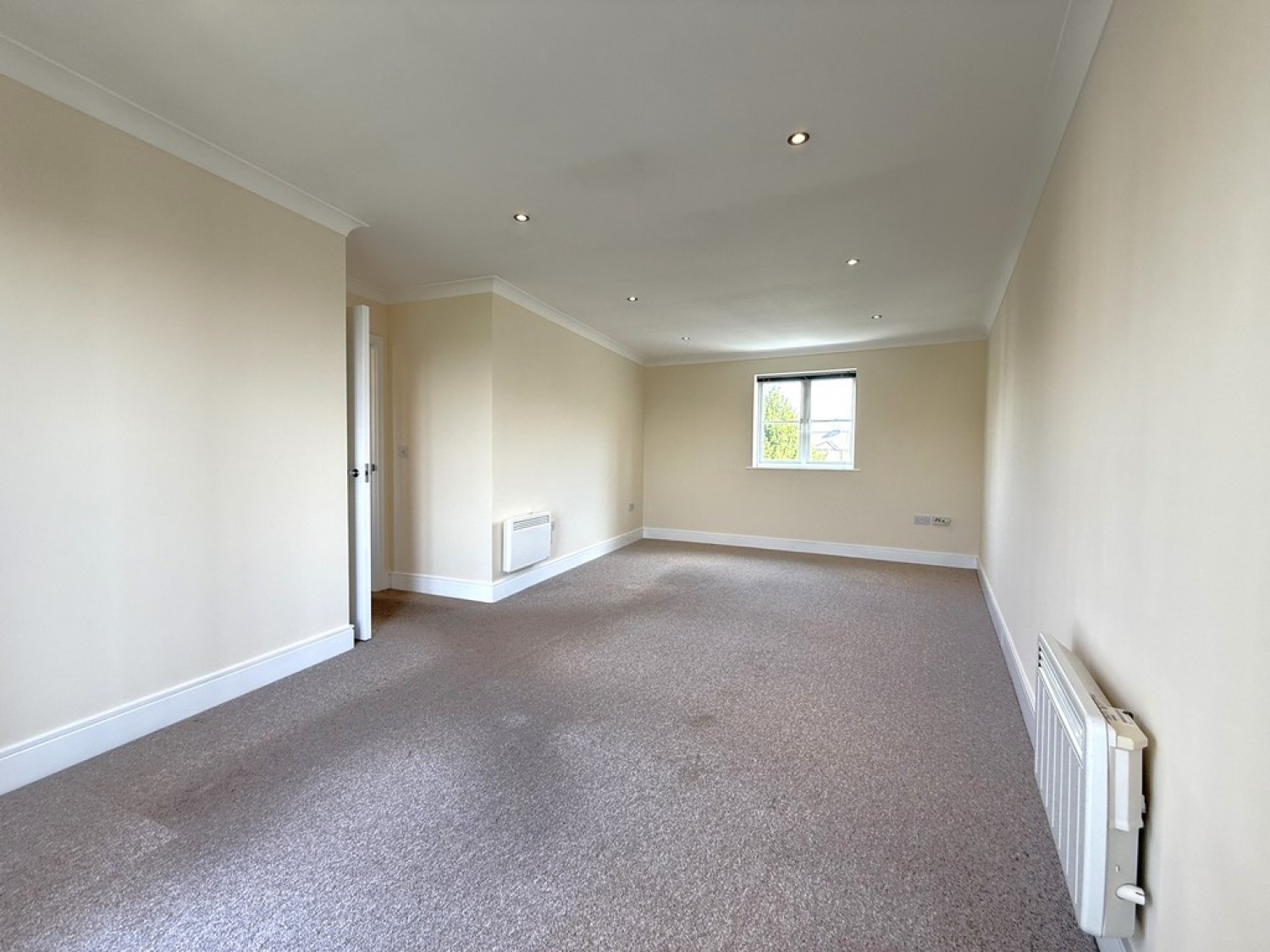 2 bedroom Flat for Sale Aerofoil Grove, North Station