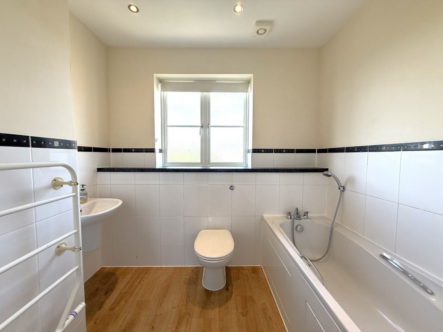 2 bedroom Flat for Sale Aerofoil Grove, North Station