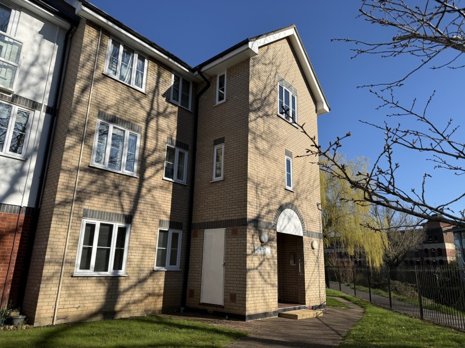 2 bedroom Flat for Sale Victoria Chase, North Station Road