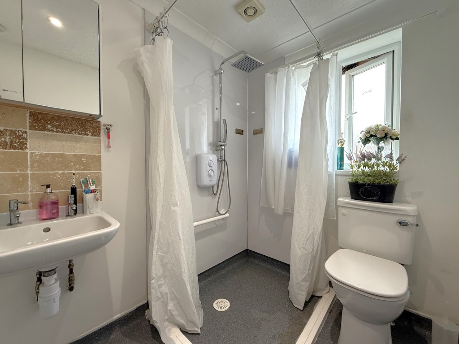 2 bedroom Property for Sale Amies Court, Grimston Road