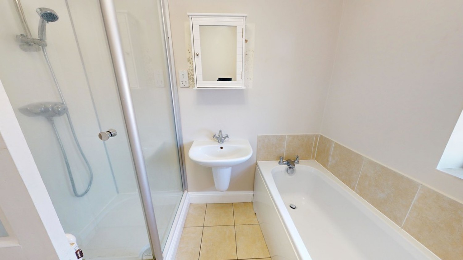 2 bedroom House for Letting Station Street, Cheltenham