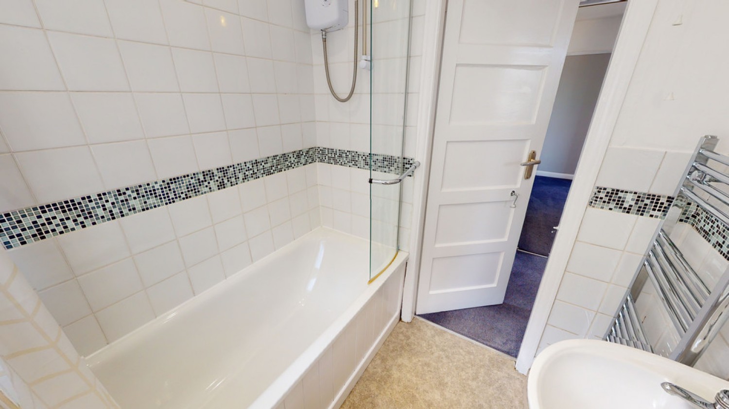 2 bedroom Flat for Letting St Georges Drive, Cheltenham