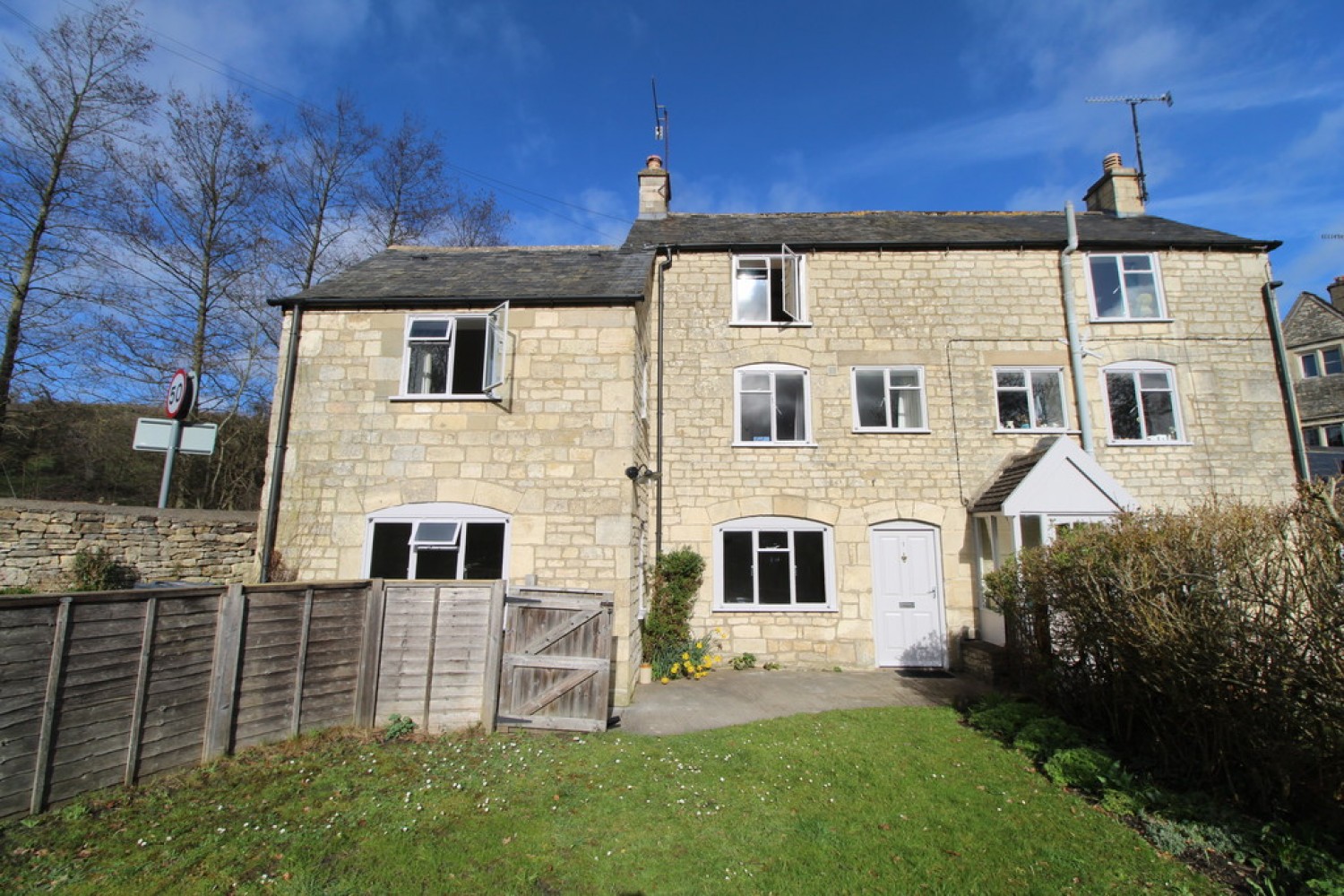 Eagle Cottages, Cheltenham Road