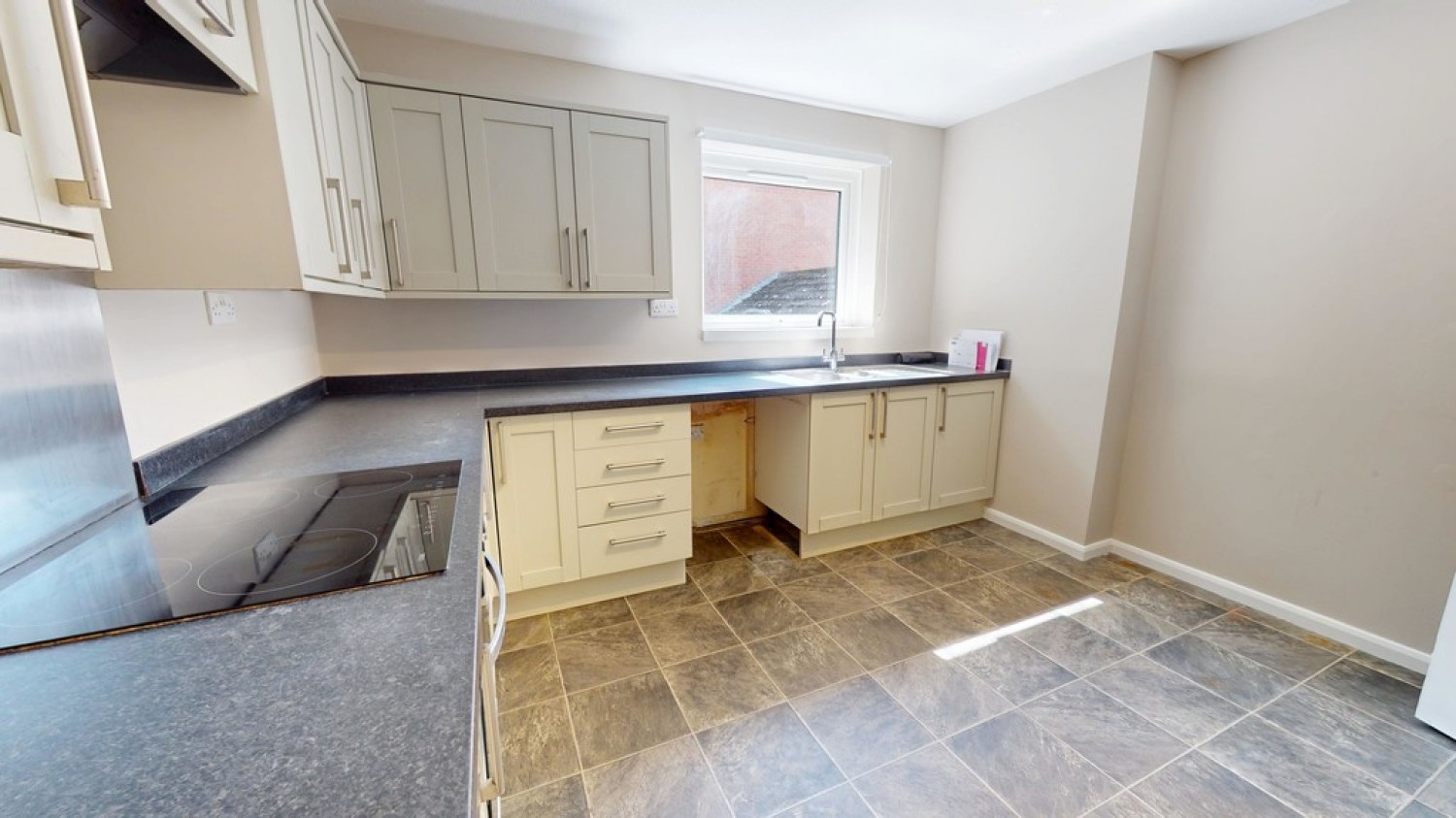 Balmoral Court, King George Close