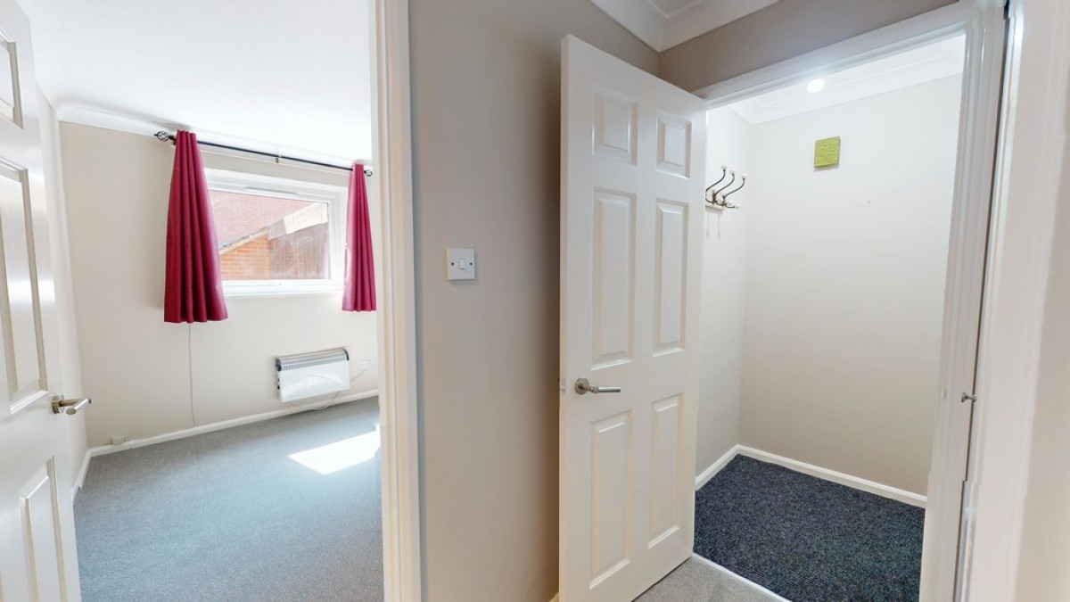 Balmoral Court, King George Close