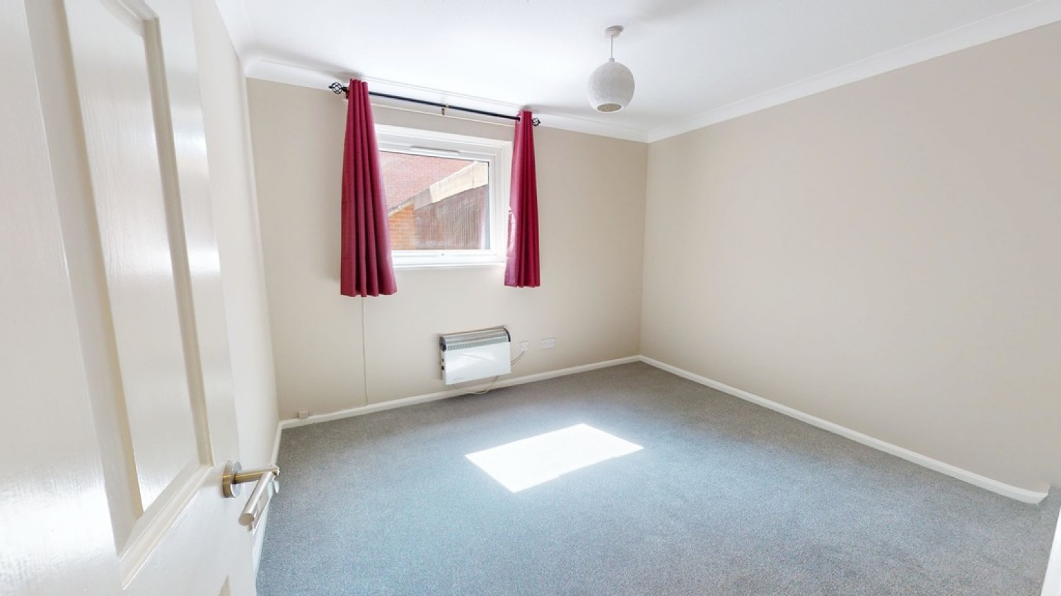Balmoral Court, King George Close