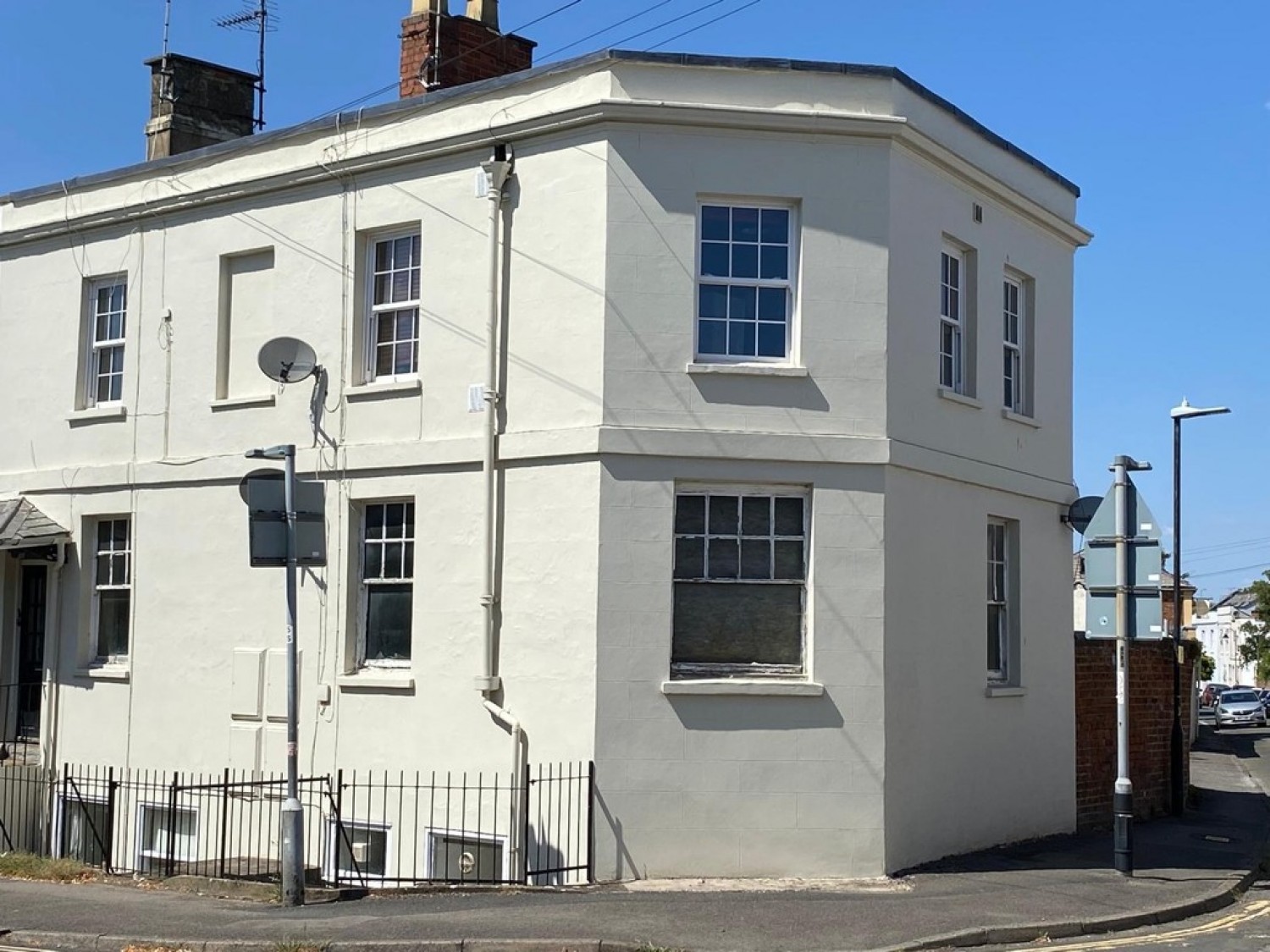 2 bedroom Flat for Letting Grafton Road, Cheltenham, Glos