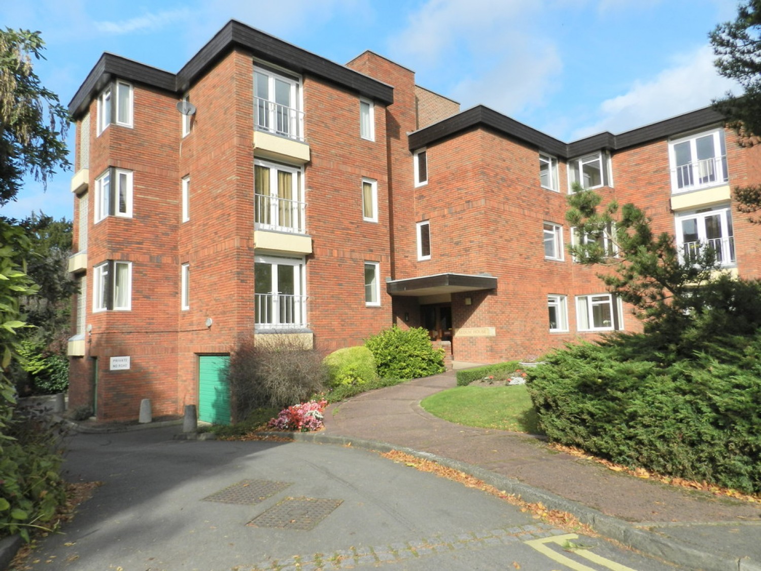 2 bedroom Flat for Letting Eldorado Crescent, Cheltenham