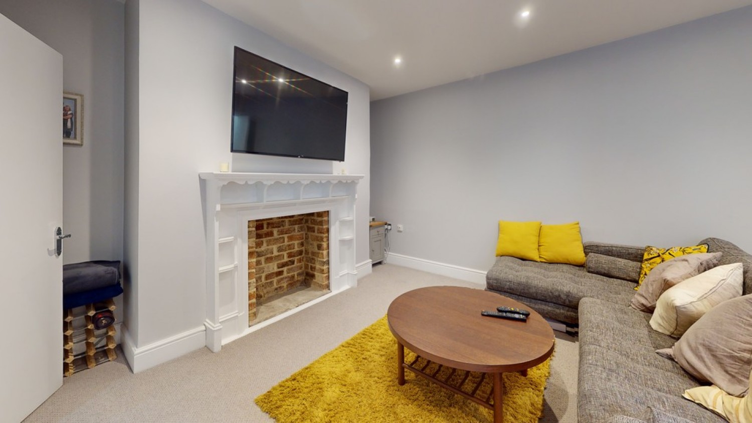 1 bedroom Flat in Suffolk Square, Cheltenham, Gloucestershire