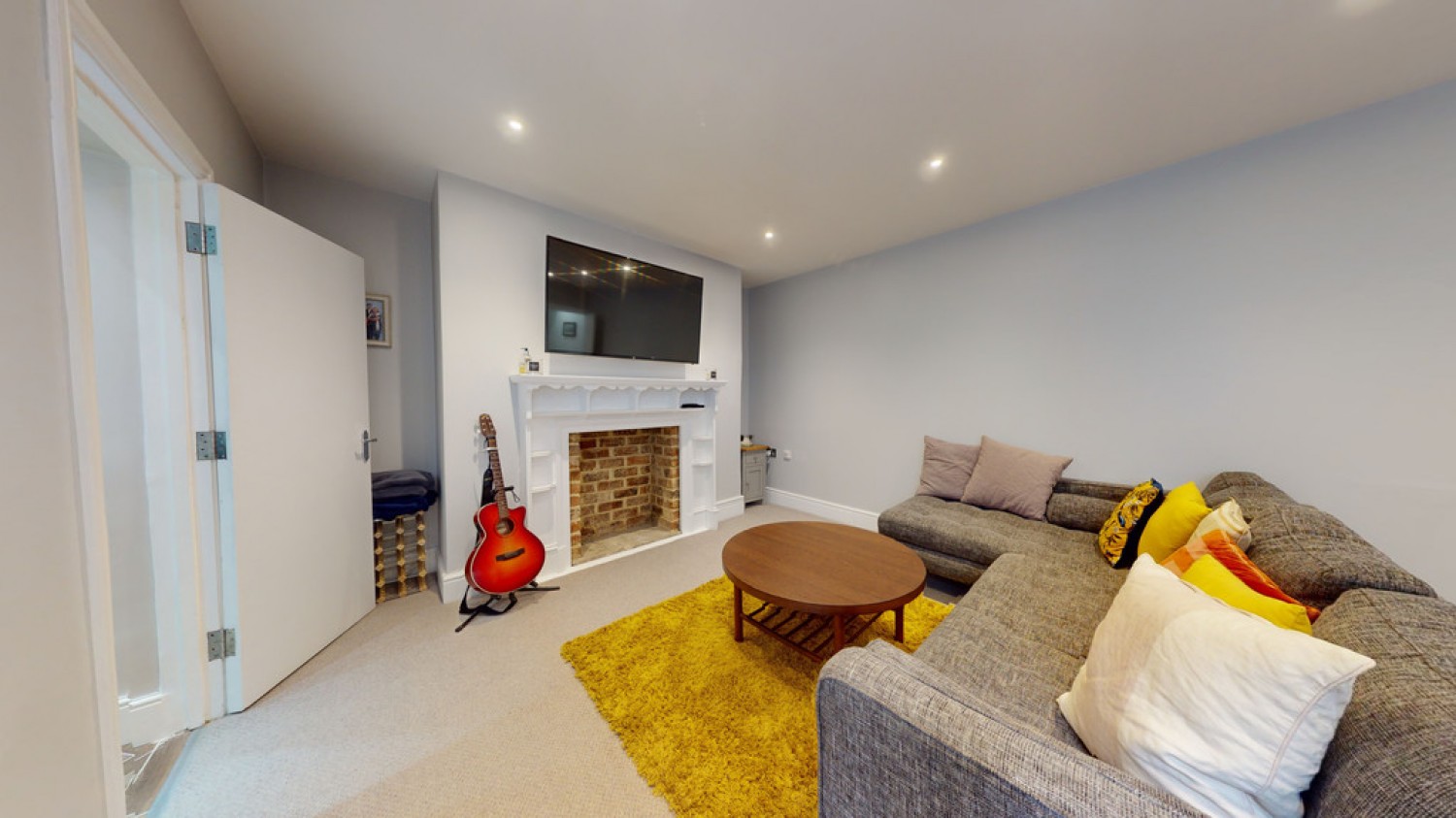 1 bedroom Flat in Suffolk Square, Cheltenham, Gloucestershire