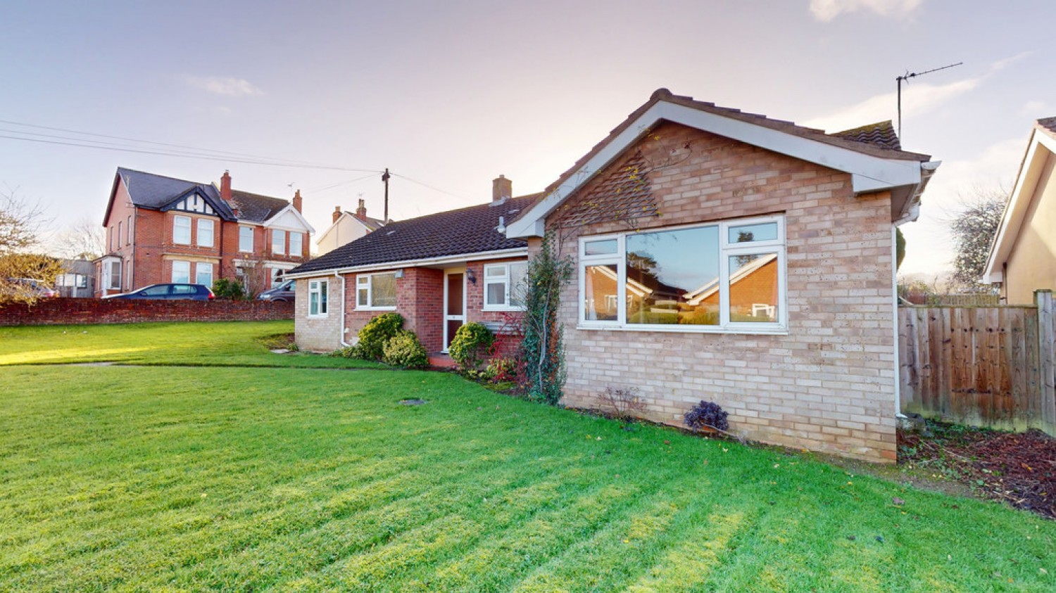 5 bedroom Bungalow for Sale Leckhampton, Cheltenham, GLoucestershire