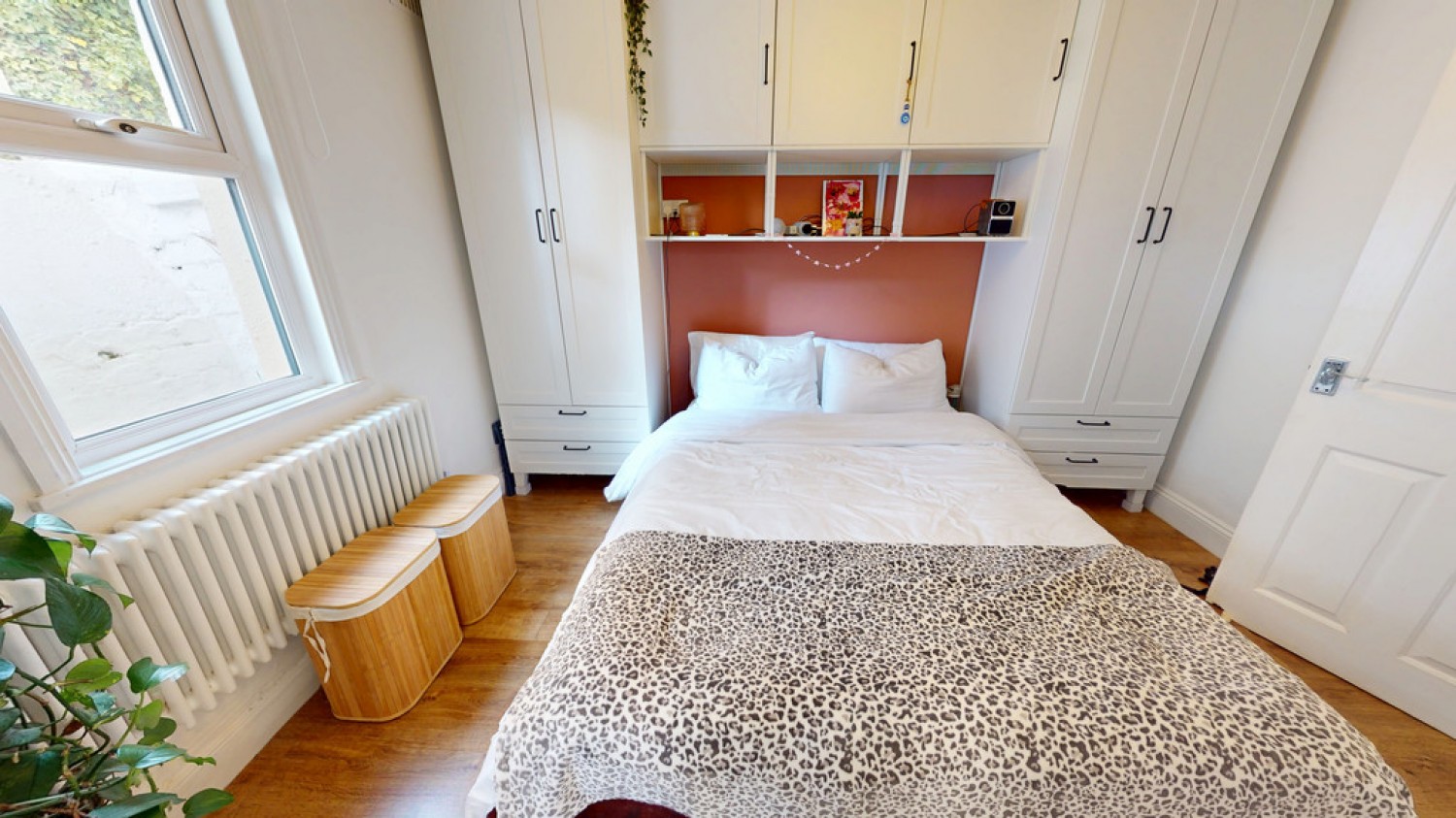 1 bedroom Flat for Letting Pittville Crescent, Cheltenham, Glos