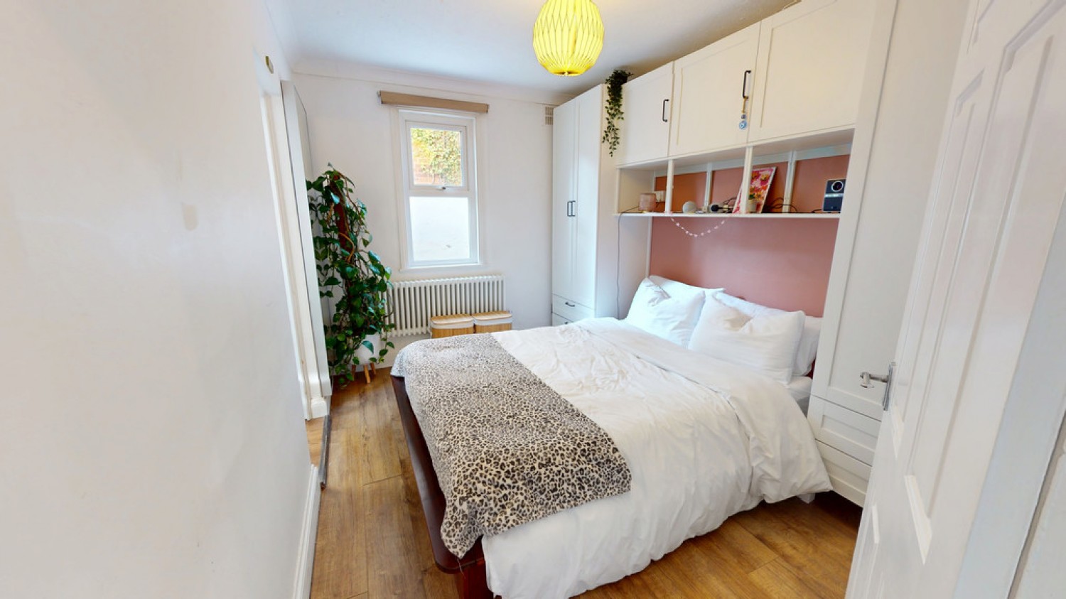 1 bedroom Flat for Letting Pittville Crescent, Cheltenham, Glos