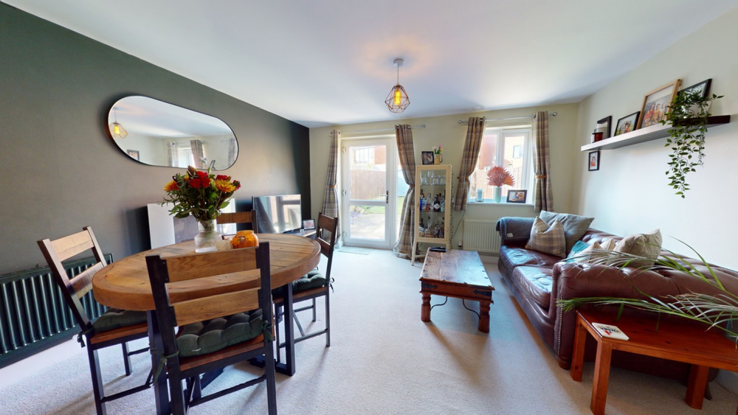 2 bedroom House for Sale Jodami Crescent, Cheltenham, Gloucestershire