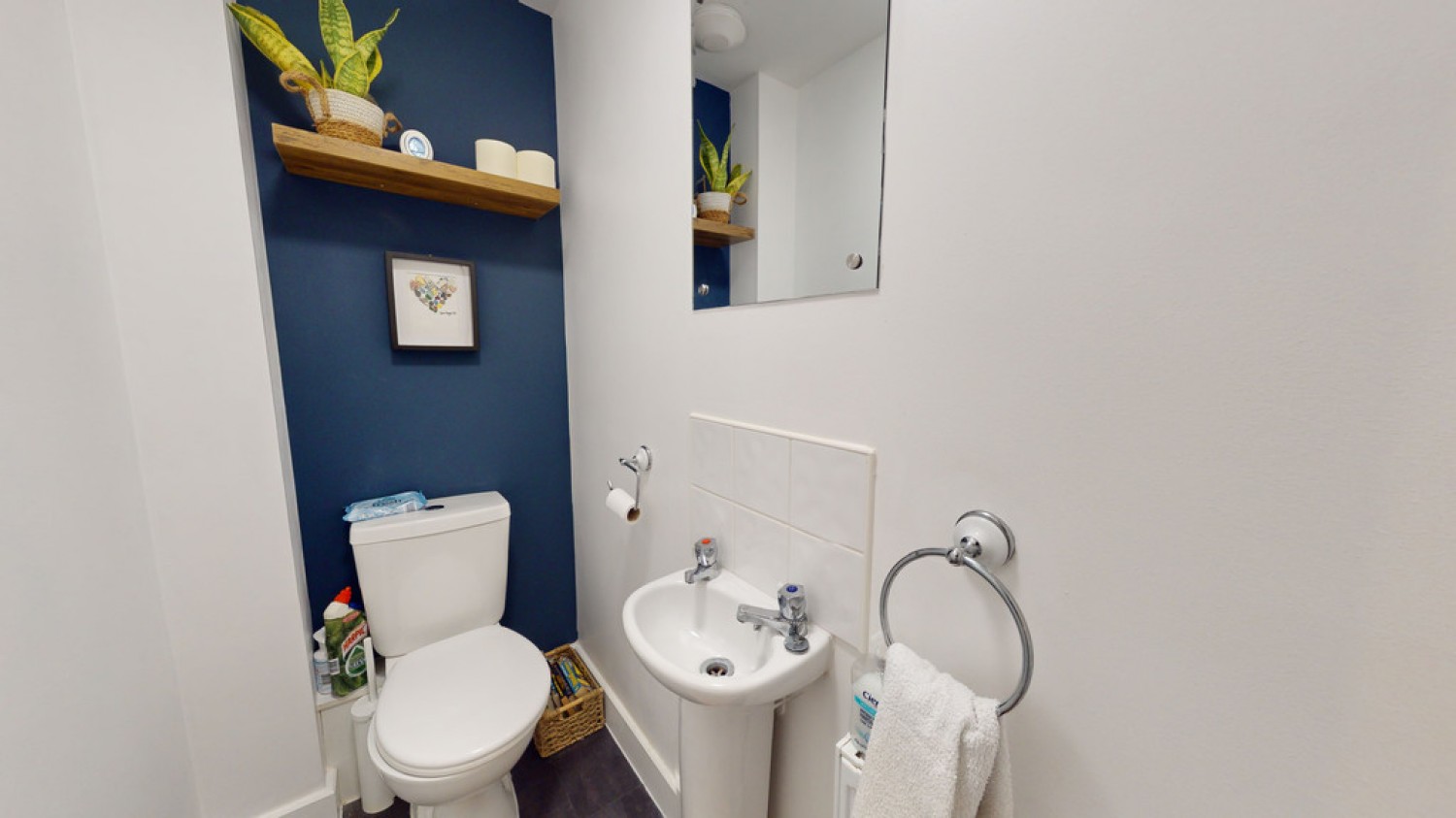 2 bedroom House for Sale Jodami Crescent, Cheltenham, Gloucestershire