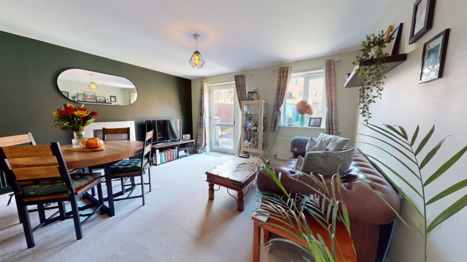 2 bedroom House for Sale Jodami Crescent, Cheltenham, Gloucestershire